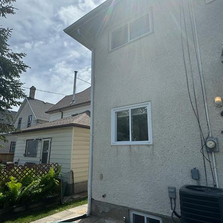 Walking Distance To St Boniface, Easy Parking Villa Winnipeg Kültér fotó
