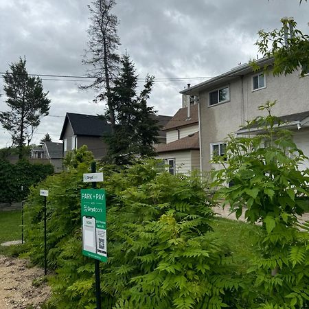 Walking Distance To St Boniface, Easy Parking Villa Winnipeg Kültér fotó