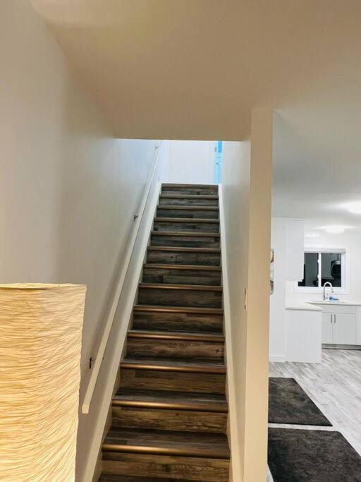 Walking Distance To St Boniface, Easy Parking Villa Winnipeg Kültér fotó